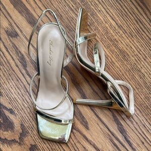 Elizabet Lang Elegant Gold Strappy Heels.  Size 8